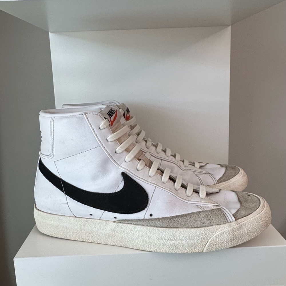 Nike Men's White and Black High-Top Sneakers